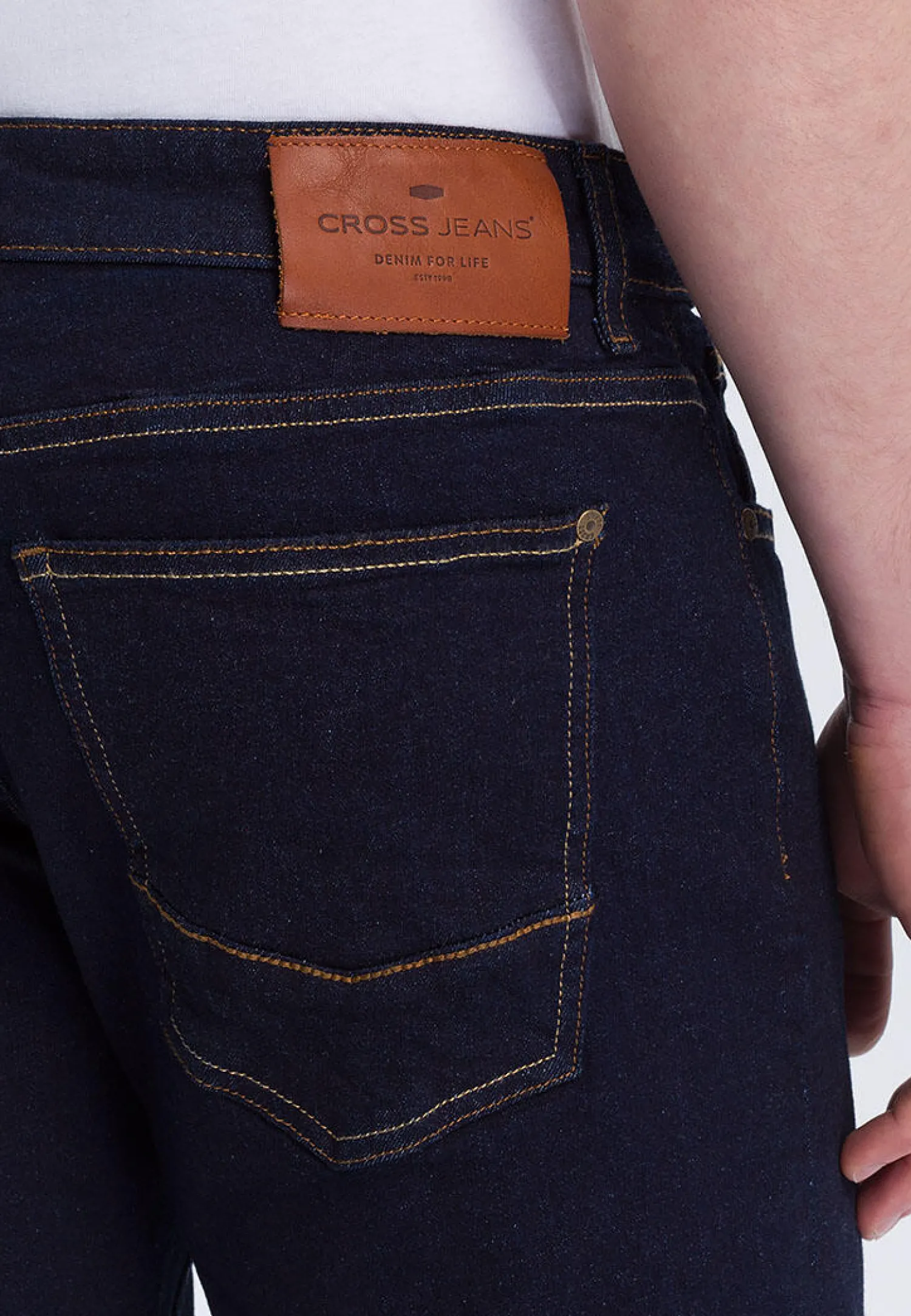 F 194-348 28/30 - Tapered -<Cross Jeans Fashion