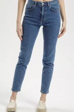 Jeansy damskie ciemnoniebieskie Mom Jeans New Mom P 509-014<Cross Jeans New