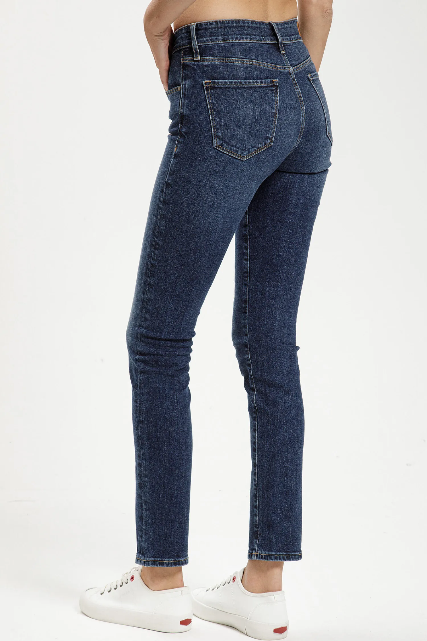 Jeansy damskie ciemnoniebieskie Slim fit Anya P489-212<Cross Jeans Sale