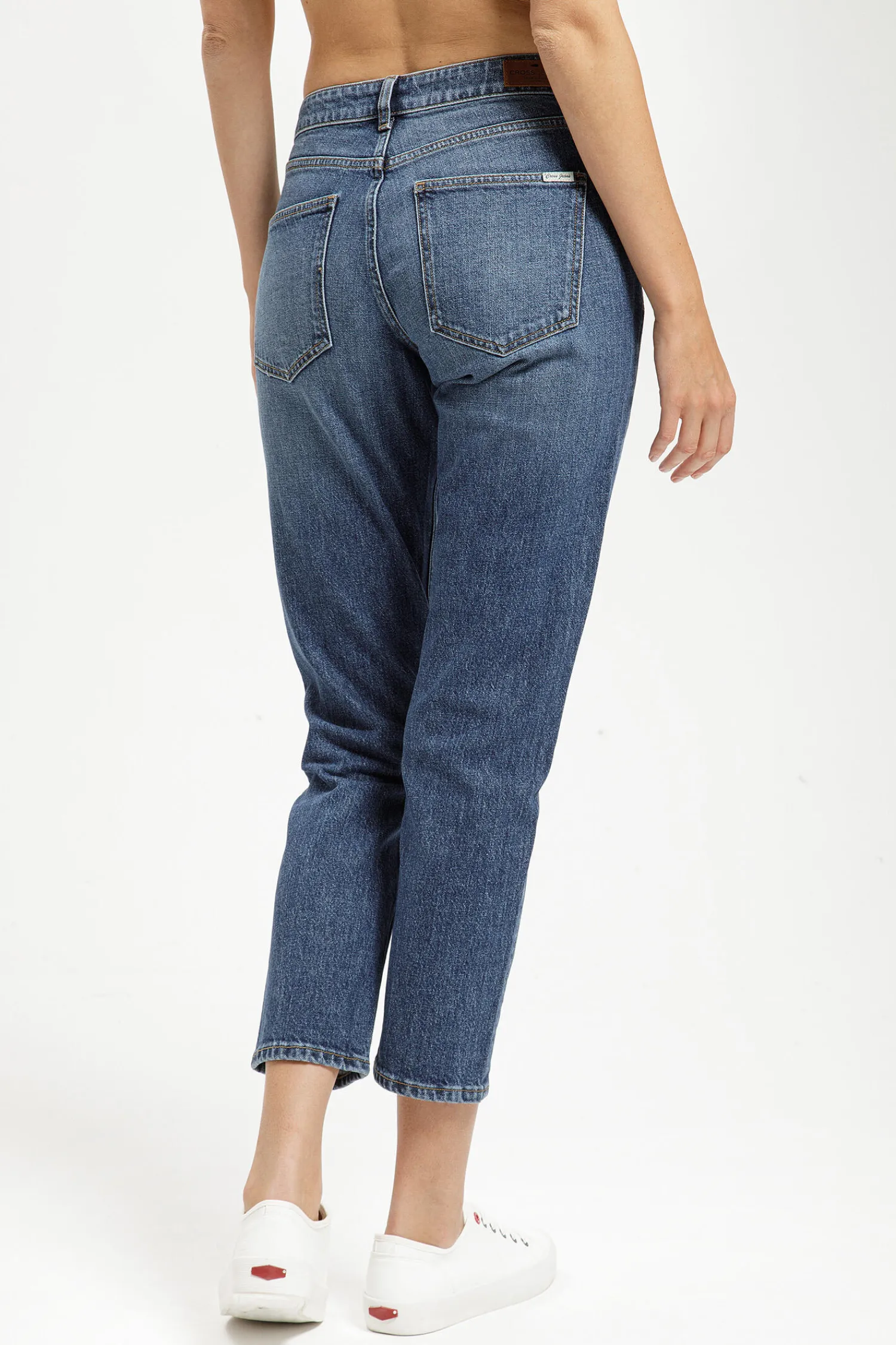 Jeansy damskie ciemnoniebieskie Boyfriend Fit N 580-005<Cross Jeans Best