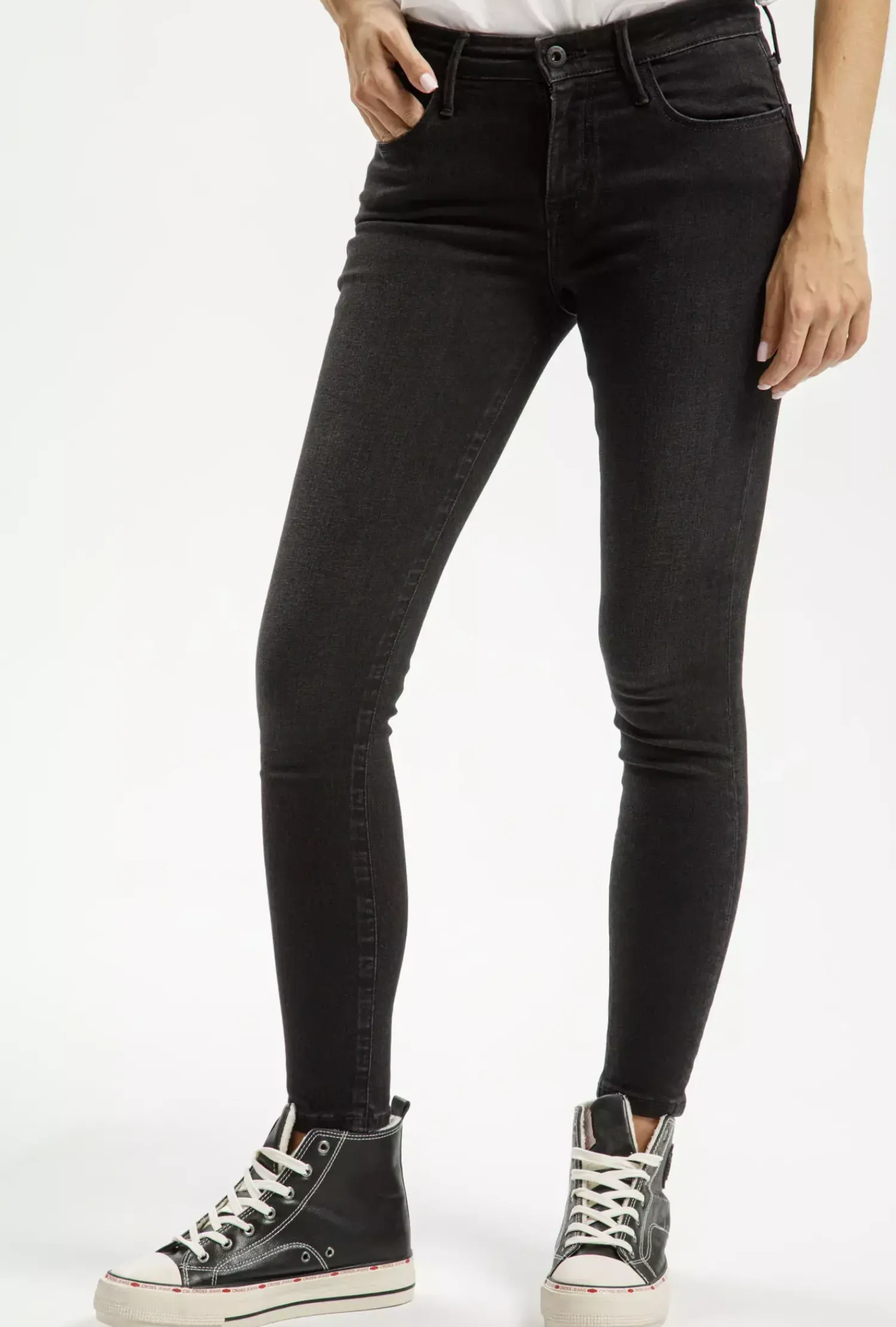 Jeansy damskie czarne Super Skinny Fit Alyss P 474-129<Cross Jeans Outlet