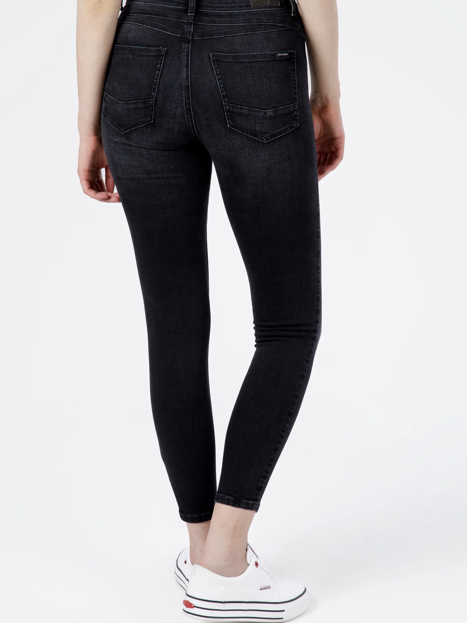Jeansy damskie czarne Super Skinny Fit Judy P 429-100<Cross Jeans Clearance