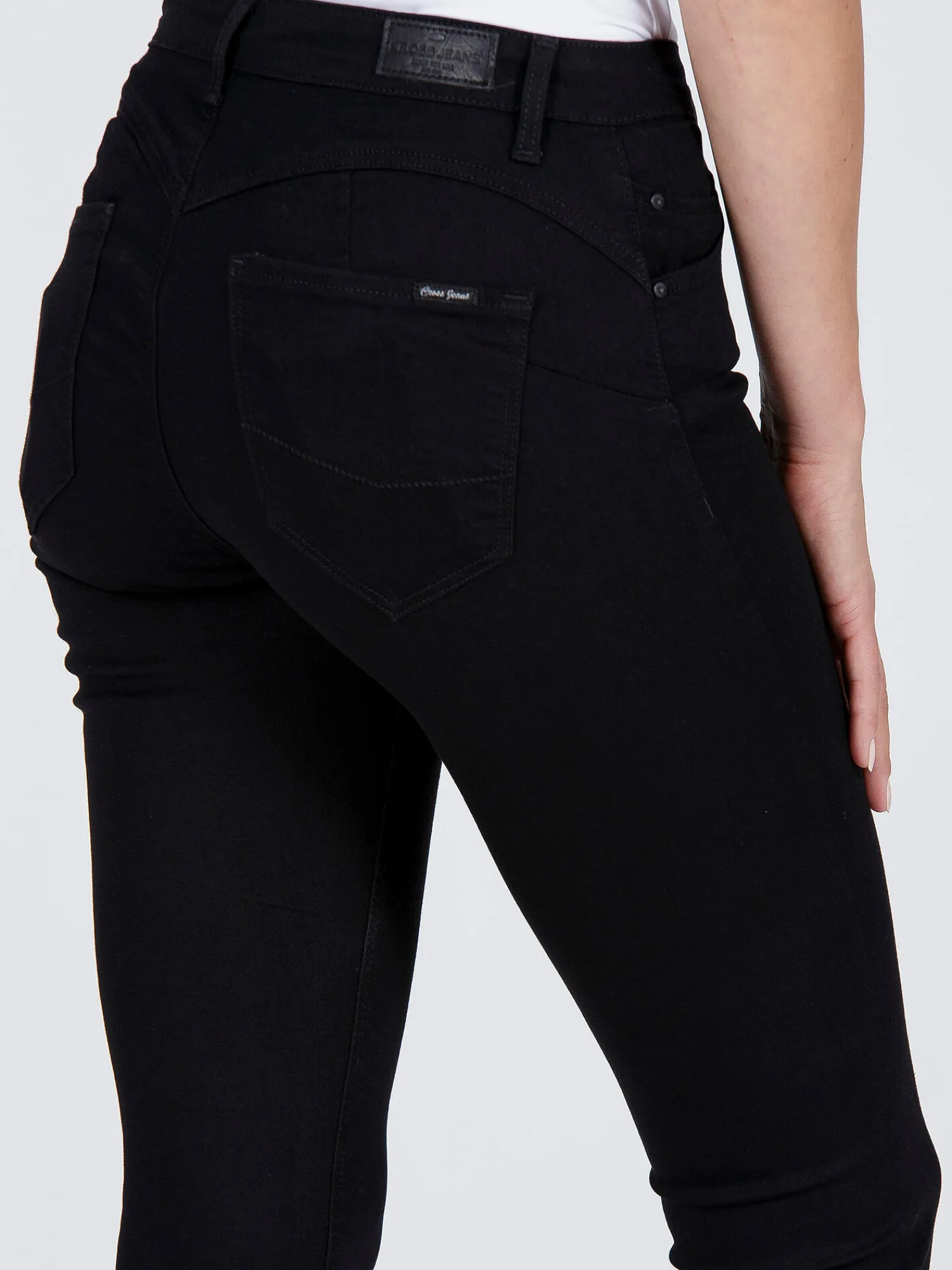 Jeansy damskie czarne Super Skinny Fit Page P 419-006<Cross Jeans Best