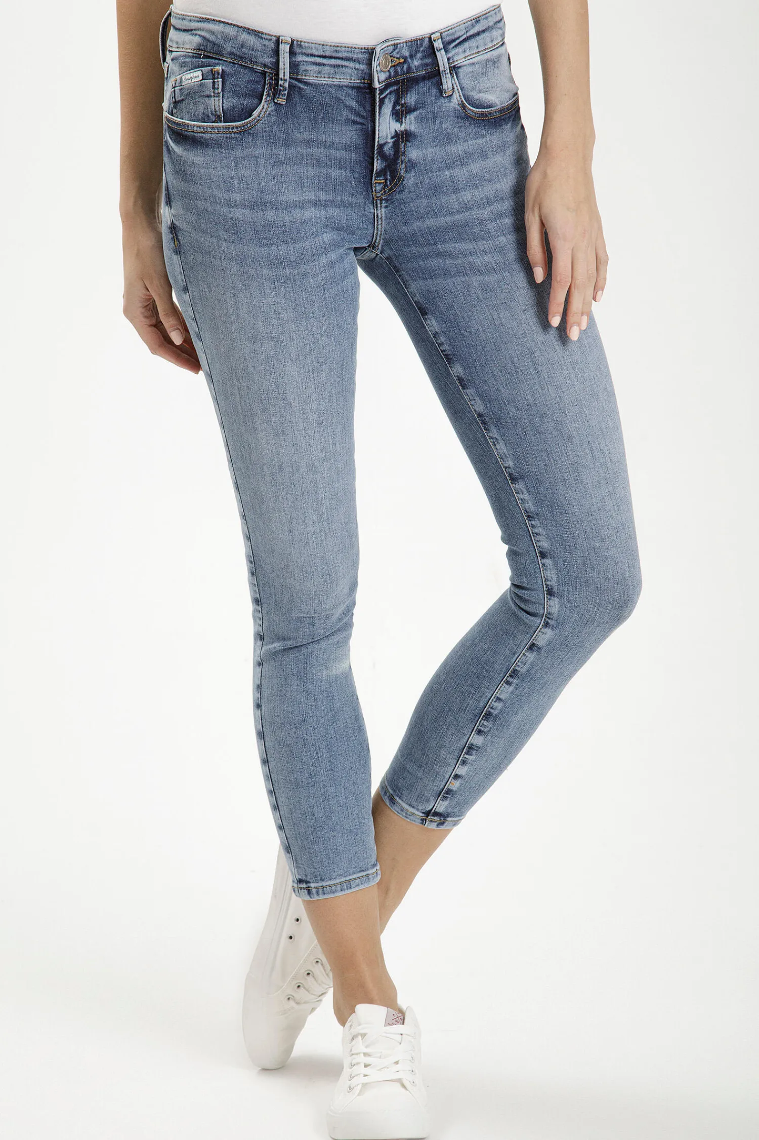Jeansy damskie jasnoniebieskie Super Skinny Fit Alyss P 474-120<Cross Jeans Fashion