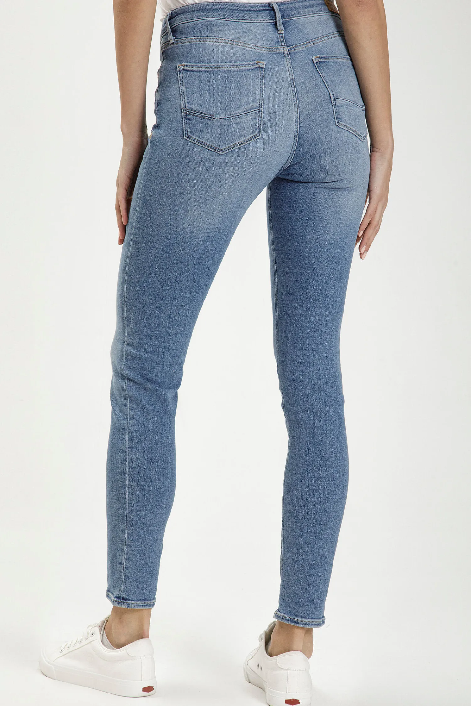 Jeansy damskie jasnoniebieskie Skinny Fit Alan N 497-303<Cross Jeans Online