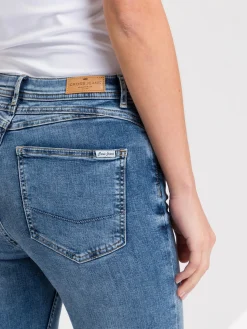 Jeansy damskie jasnoniebieskie Super Skinny Fit Judy P 429-141<Cross Jeans Fashion
