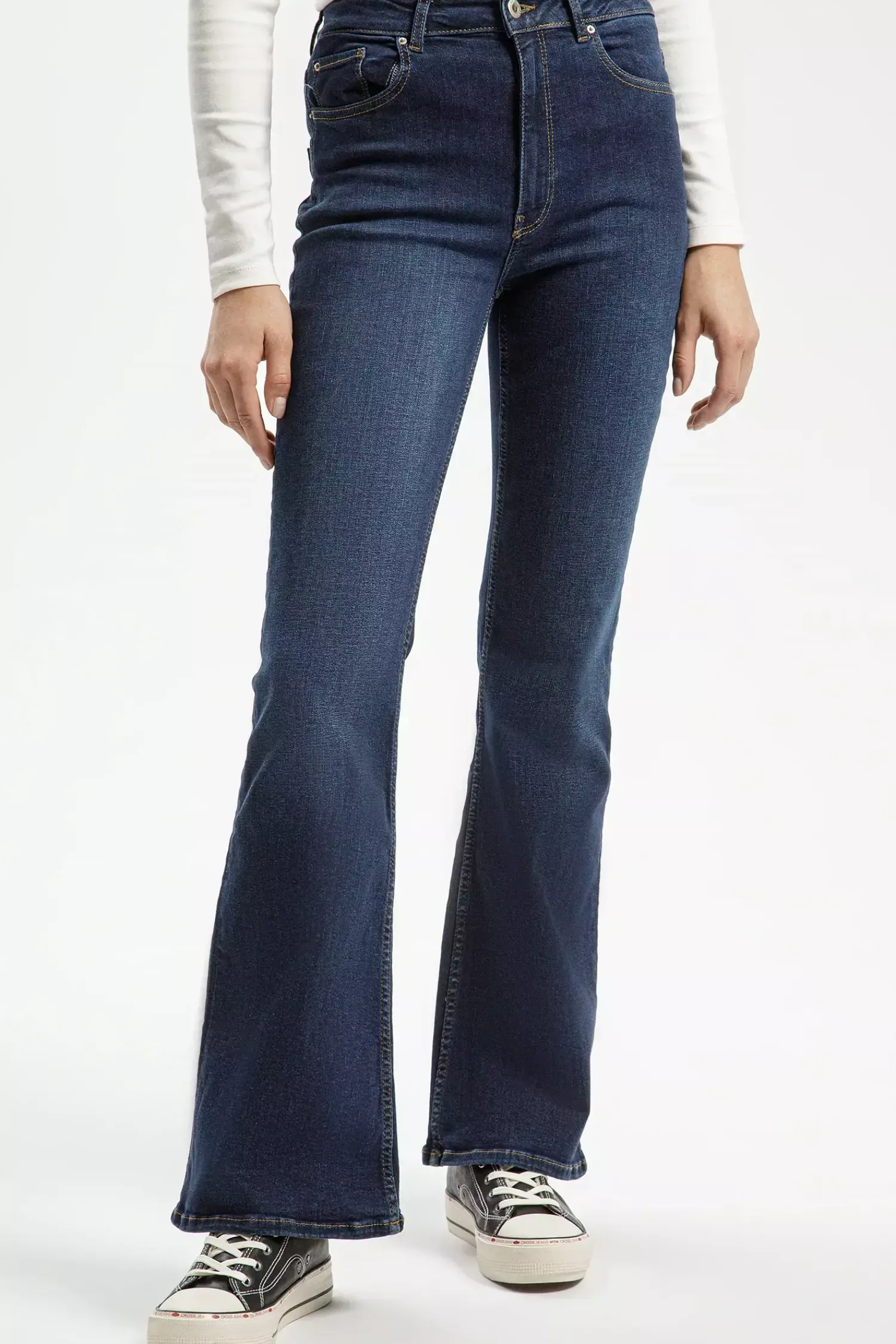 Jeansy damskie niebieskie Flare Fit P 455-007<Cross Jeans New