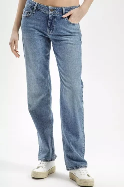 Jeansy damskie niebieskie Straight Diana H 460-010<Cross Jeans Hot