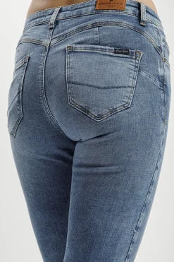 Jeansy damskie niebieskie Super Skinny Fit Page P 419-035<Cross Jeans Hot