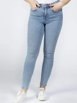 Jeansy damskie z wysokim stanem Judy P 429-108<Cross Jeans Best
