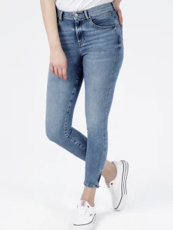 Jeansy damskie z wysokim stanem Judy P 429-095<Cross Jeans Fashion