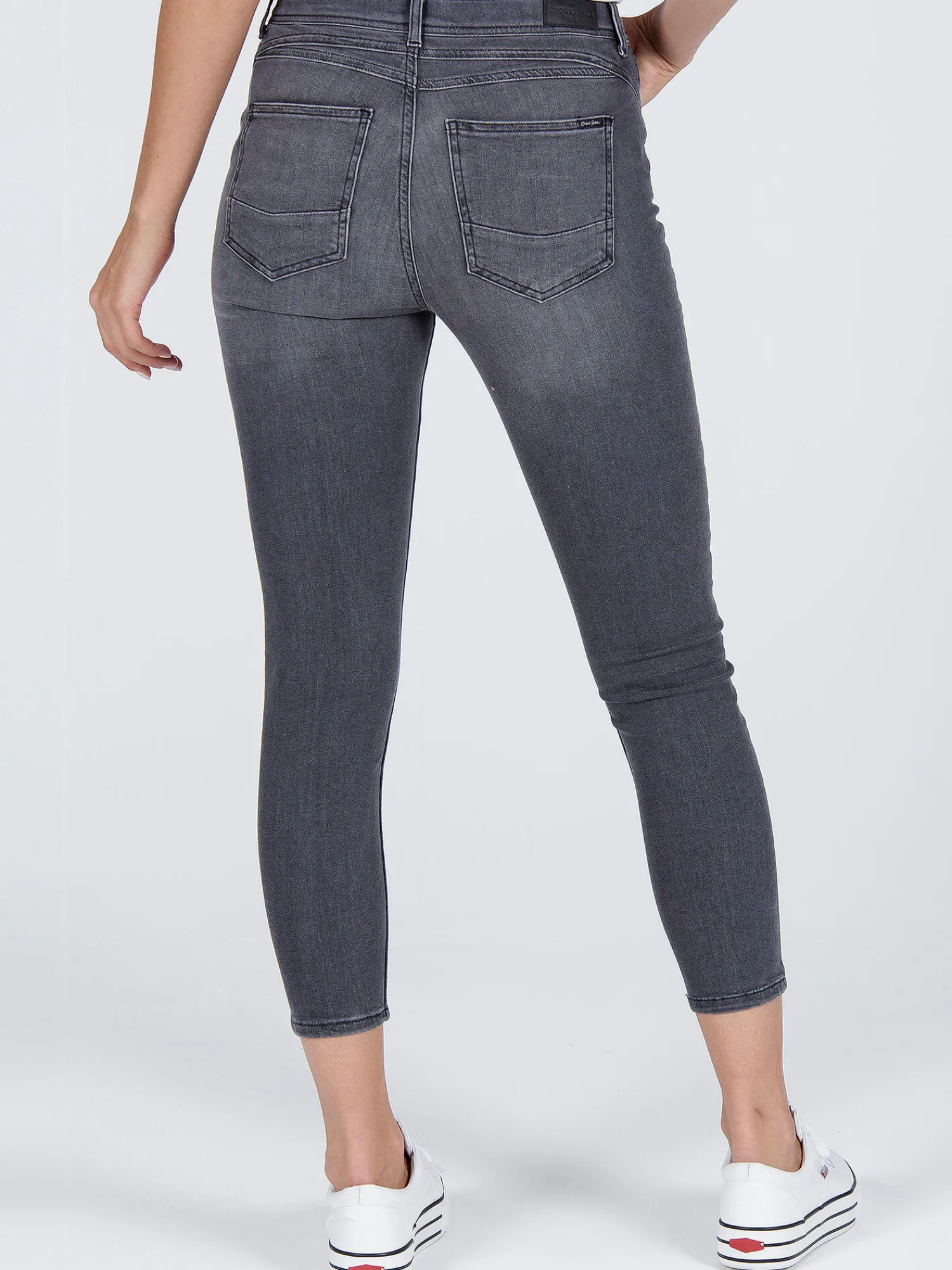 Jeansy damskie z wysokim stanem Judy P 429-048<Cross Jeans Online