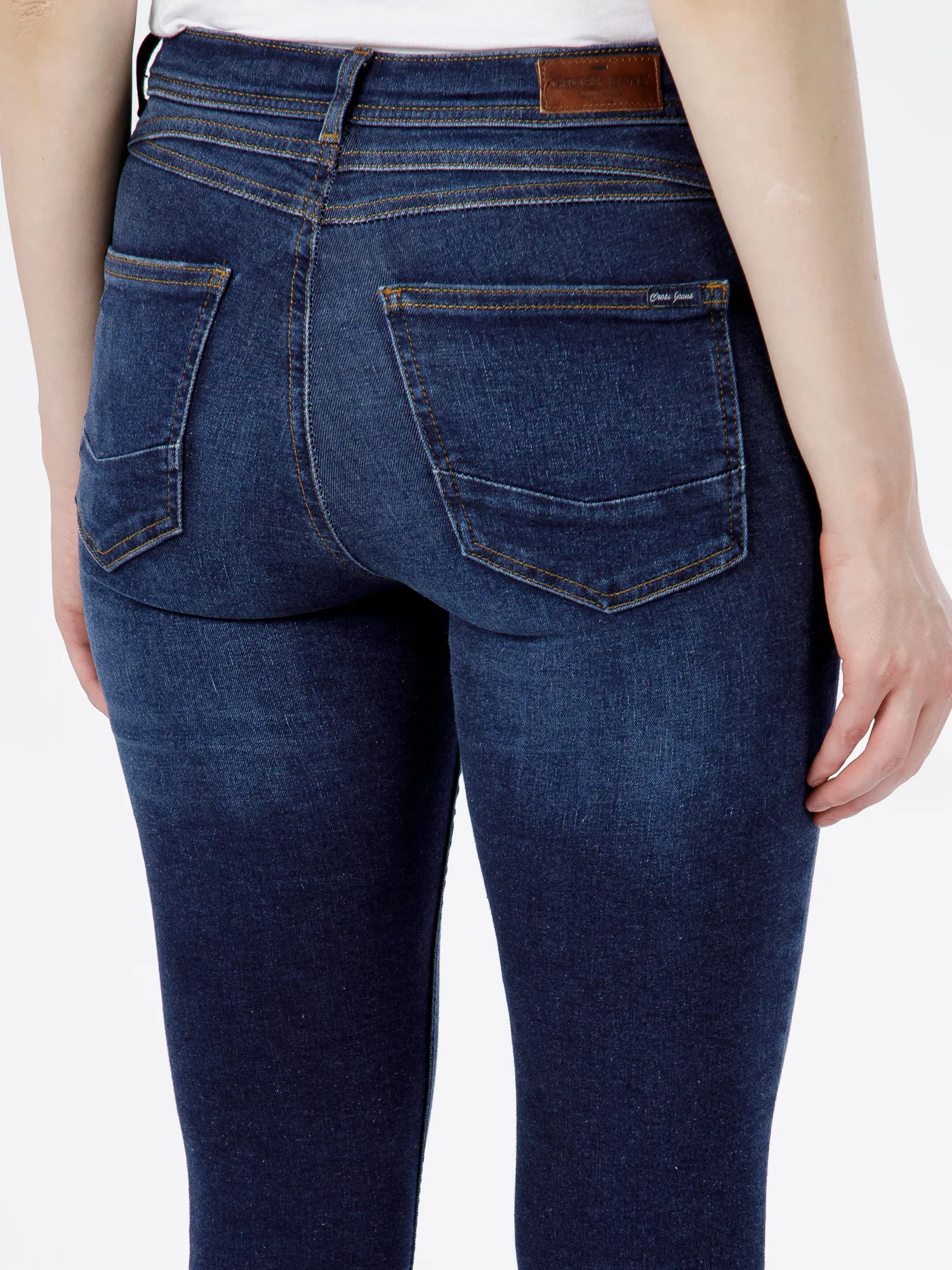 Jeansy damskie z wysokim stanem Judy P 429-092<Cross Jeans Hot