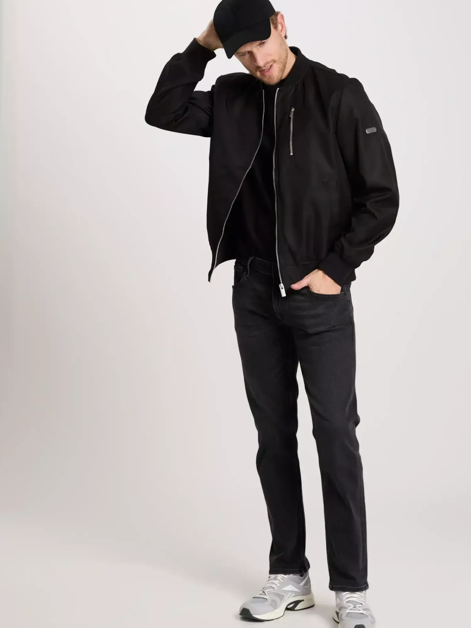 Jeansy męskie ciemnoszare Slim Fit Damien E 198-093<Cross Jeans New