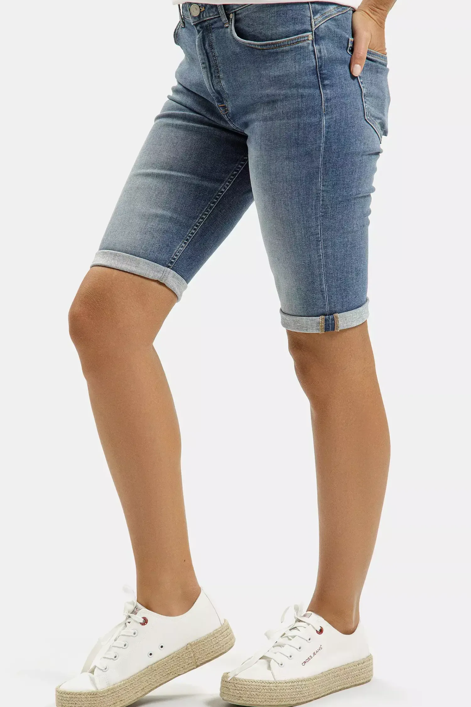 Szorty jeansowe damskie niebieskie Avril A 531-019<Cross Jeans Clearance